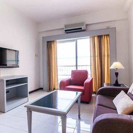 Sea View Paradise Apartment Танджунг Бунга Екстериор снимка