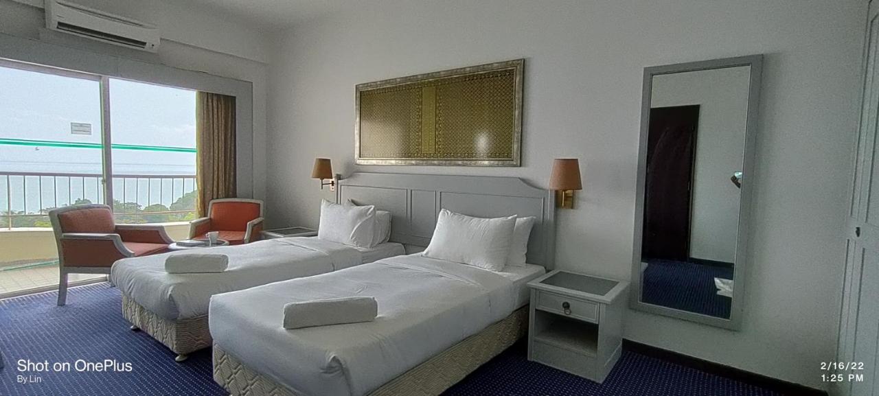 Sea View Paradise Apartment Танджунг Бунга Екстериор снимка
