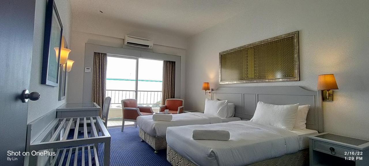 Sea View Paradise Apartment Танджунг Бунга Екстериор снимка