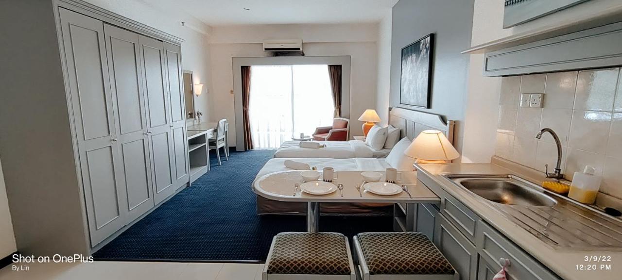 Sea View Paradise Apartment Танджунг Бунга Екстериор снимка