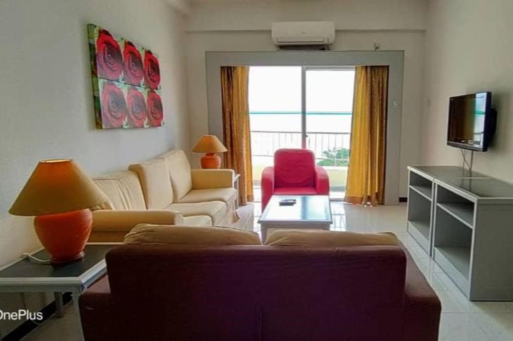 Sea View Paradise Apartment Танджунг Бунга Екстериор снимка